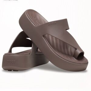 Crocs Getaway Platform Toe Loop in Truffle- Women’s Size 8